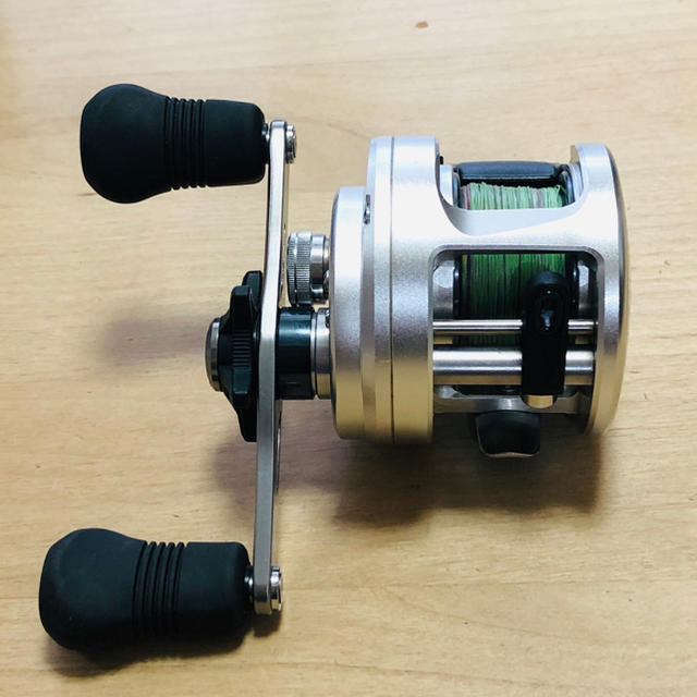 シマノ　カルカッタ300 右巻き 美品　SHIMANO