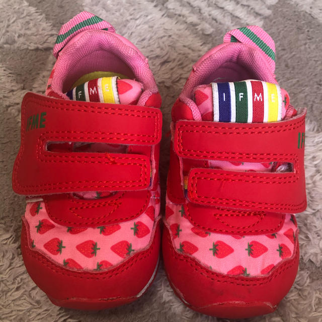 イフミー13cmイチゴ柄可愛い♡ キッズ/ベビー/マタニティのベビー靴/シューズ(~14cm)(スニーカー)の商品写真