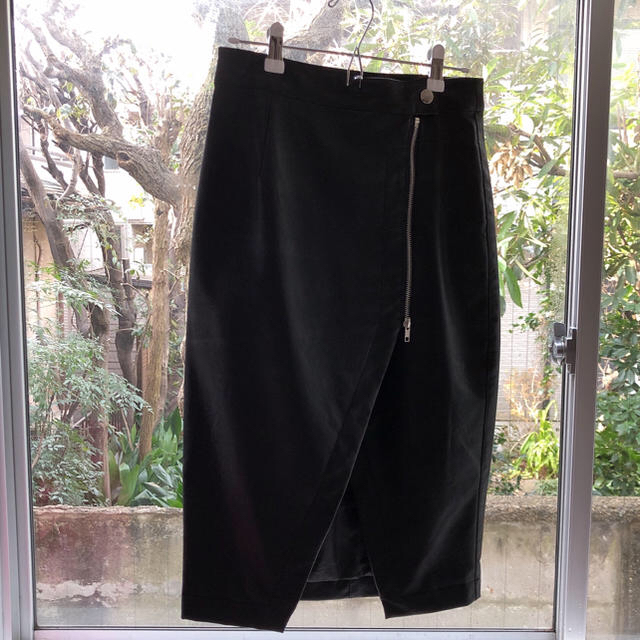 FOREVER 21(フォーエバートゥエンティーワン)のFOREVER21 レザースカート 黒 レディースのスカート(ロングスカート)の商品写真