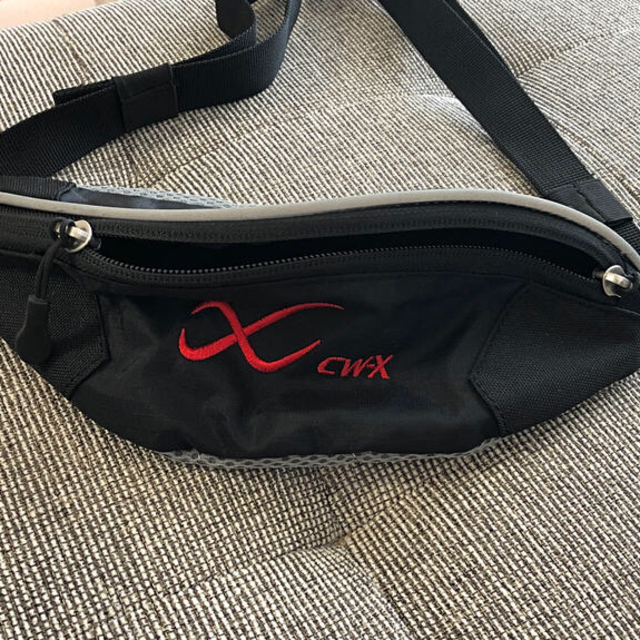 CW-X(シーダブリューエックス)の★cw-xランニング用ウエストポーチ★ メンズのバッグ(ウエストポーチ)の商品写真