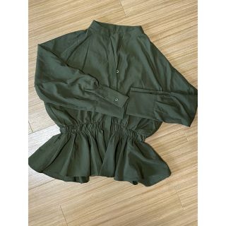 マウジー(moussy)のMOUSSY ペプラム ノーカラー カーキシャツ(シャツ/ブラウス(長袖/七分))