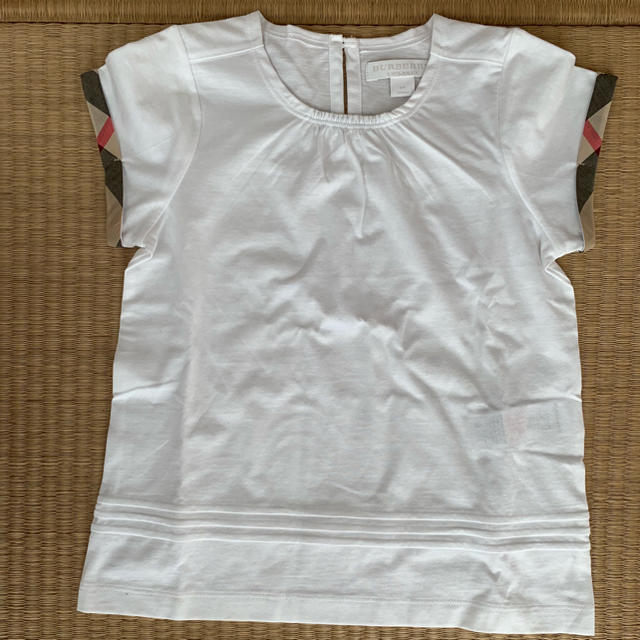 BURBERRY(バーバリー)の専用   バーバリー チルドレン 6y 120 Tシャツ トップス 未使用 キッズ/ベビー/マタニティのキッズ服女の子用(90cm~)(Tシャツ/カットソー)の商品写真