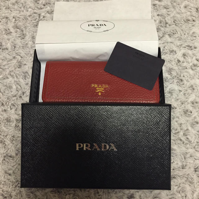 います╄ PRADA 財布の通販 by なっちゃん's shop｜プラダならラクマ - プラダ いします