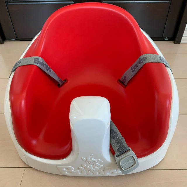 Bumbo(バンボ)のバンボ　マルチシート　赤 キッズ/ベビー/マタニティの寝具/家具(その他)の商品写真