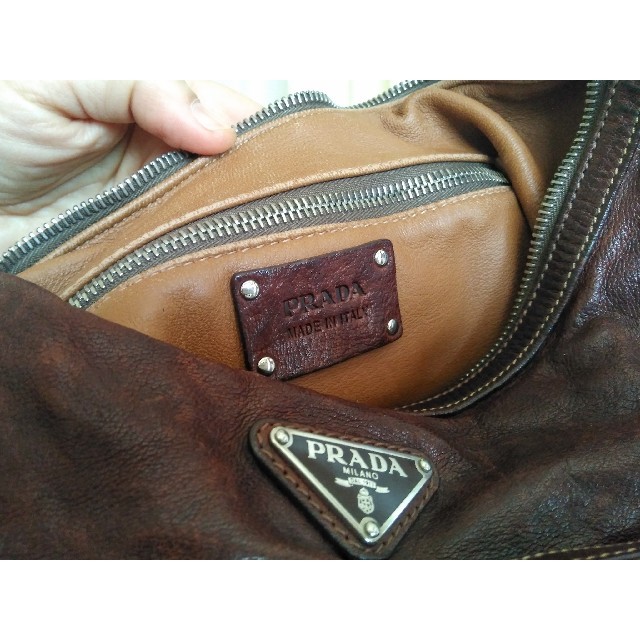 PRADA(プラダ)の【SALE】PRADA プラダ ウォッシュドレザーワンショルダー レディースのバッグ(ショルダーバッグ)の商品写真