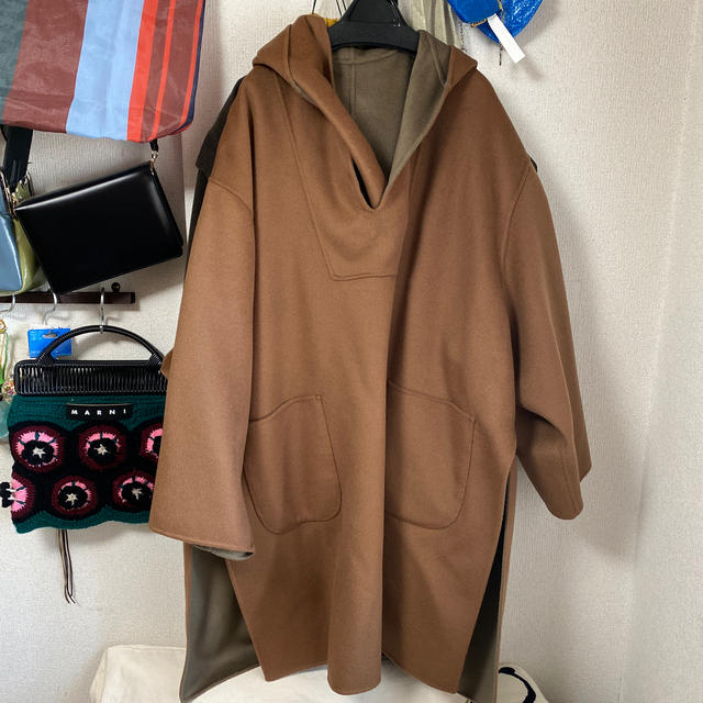 野尻美穂さん着用　ROKU REVER HOODED PULLOVER COAT