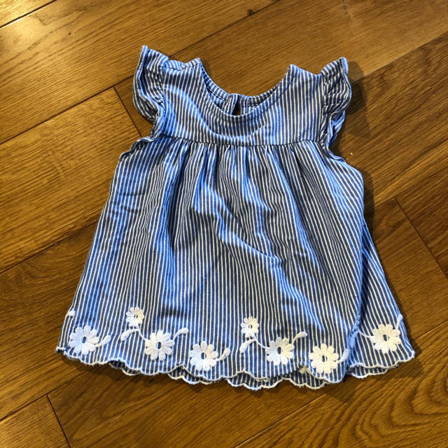 babyGAP(ベビーギャップ)のbabygap ストライプ 刺繍　ブラウス　チュニック 80 キッズ/ベビー/マタニティのベビー服(~85cm)(シャツ/カットソー)の商品写真