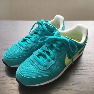 ナイキ(NIKE)のナイキ　シューズ　エメラルドグリーン(シューズ)