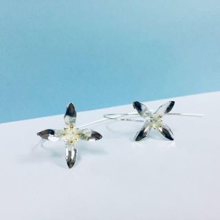 お花 ピアス シルバー 925 (S017)(ピアス)