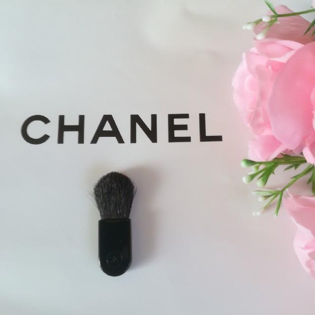 CHANEL(シャネル)のCHANELチークブラシ💄 コスメ/美容のベースメイク/化粧品(チーク)の商品写真