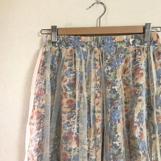 チュールレース&水彩画風の花柄 涼しげ春スカート(ひざ丈スカート)