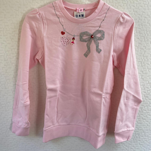 新品 ミキハウス リーナちゃんネックレストレーナー 140 | フリマアプリ ラクマ ★ミキハウス★トレーナー★120★リーナちゃん★お花のワッペン★アイボリー日本製