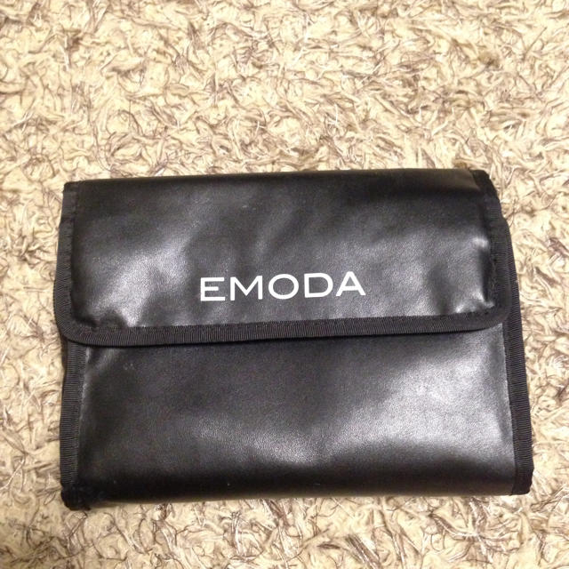 EMODA(エモダ)の★EMODA ミラー付き完売ポーチ★ レディースのファッション小物(ポーチ)の商品写真