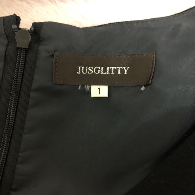 JUSGLITTY(ジャスグリッティー)のペプラム ブラックワンピ レディースのワンピース(ひざ丈ワンピース)の商品写真