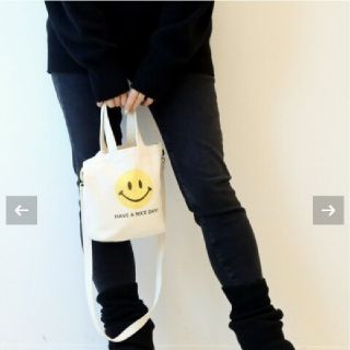 ドゥーズィエムクラス(DEUXIEME CLASSE)のDeuxieme Classe
【美品】SMILEY FACE スマイルバッグ(トートバッグ)