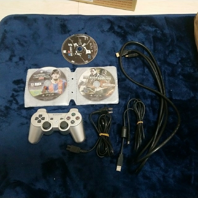 PlayStation3(プレイステーション3)のPS3本体 160GB CECH-2500A サテンシルバー エンタメ/ホビーのゲームソフト/ゲーム機本体(家庭用ゲーム機本体)の商品写真