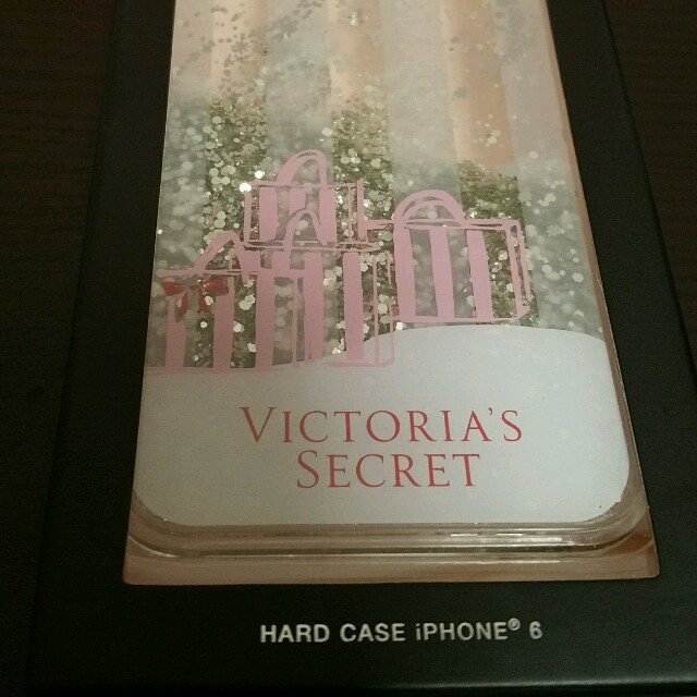 Victoria's Secret(ヴィクトリアズシークレット)のiphone6用ハードケース★ヴィクシー スマホ/家電/カメラのスマホアクセサリー(モバイルケース/カバー)の商品写真