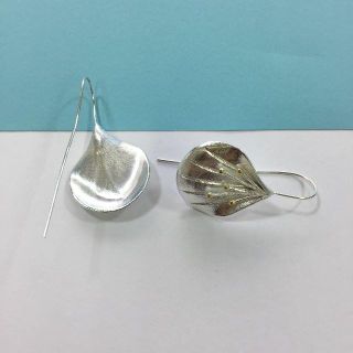 花 ピアス シルバー 925 (S025)(ピアス)