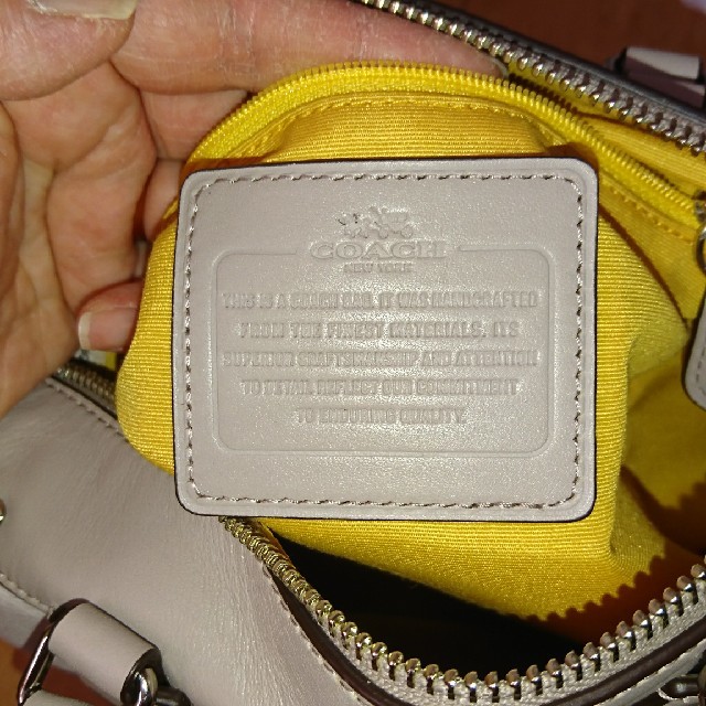 COACH(コーチ)のコーチショルダーつきハンドバッグ メンズのバッグ(ショルダーバッグ)の商品写真