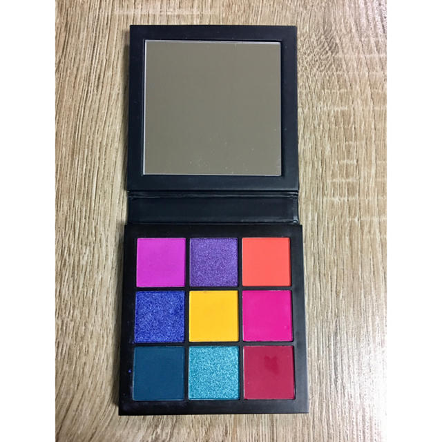 Sephora(セフォラ)のHUDA Beauty アイシャドウ パレット コスメ/美容のベースメイク/化粧品(アイシャドウ)の商品写真