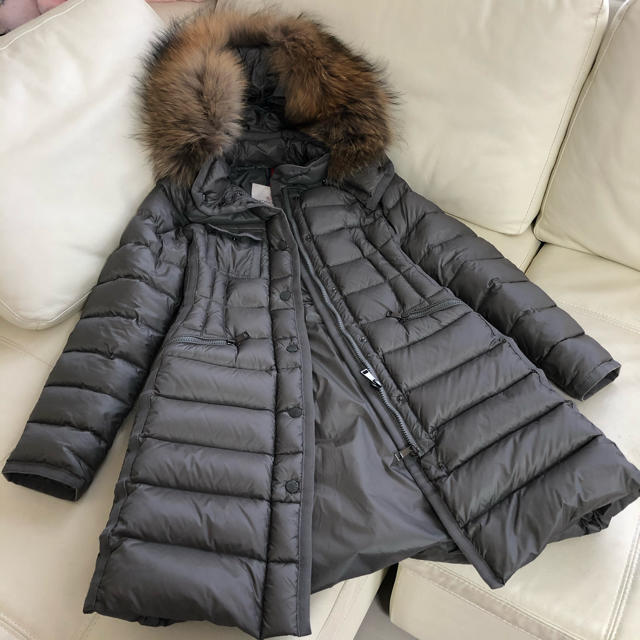 MONCLER(モンクレール)の値下げ【美品】モンクレール  エルミファー レディースのジャケット/アウター(ダウンコート)の商品写真