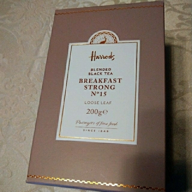 Harrods(ハロッズ)の☆ハロッズ☆ 紅茶 ブレックファーストストロング　200g 食品/飲料/酒の飲料(茶)の商品写真