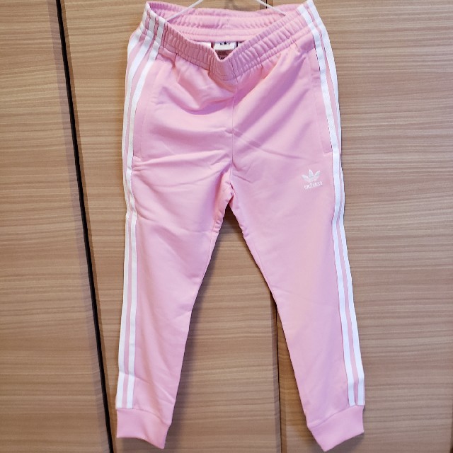 adidas(アディダス)の専用　新品　アディダスオリジナル　ジャージ　パンツ　130 キッズ/ベビー/マタニティのキッズ服女の子用(90cm~)(パンツ/スパッツ)の商品写真