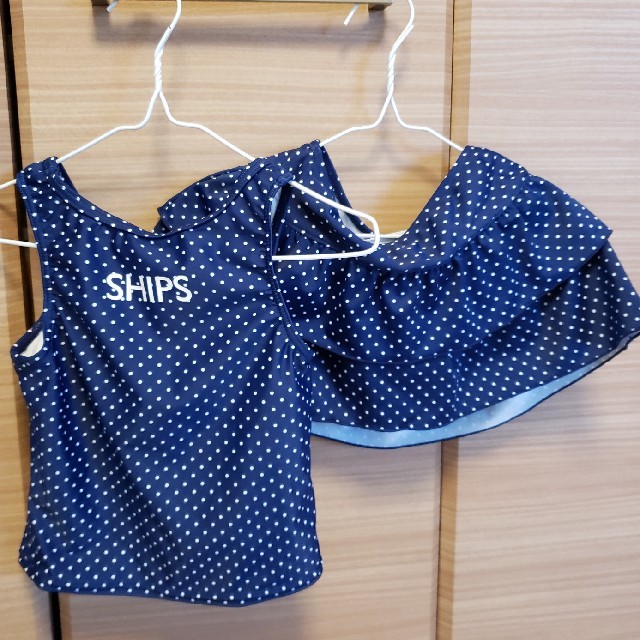 SHIPS KIDS(シップスキッズ)の美品　水着　セパレート　SHIPS　130 キッズ/ベビー/マタニティのキッズ服女の子用(90cm~)(水着)の商品写真