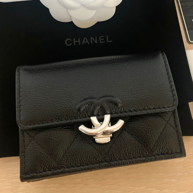 新品 】 CHANEL - 三つ折り財布 ミニ財布 ウォレット フラップ
