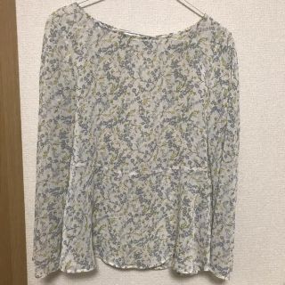 ユニクロ(UNIQLO)の【送料込】ユニクロ花柄ブラウス(シャツ/ブラウス(長袖/七分))