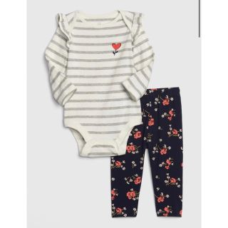 ベビーギャップ(babyGAP)の新品　フリル＆ハート　長袖ボディ＆レギンス　90cm(Tシャツ/カットソー)