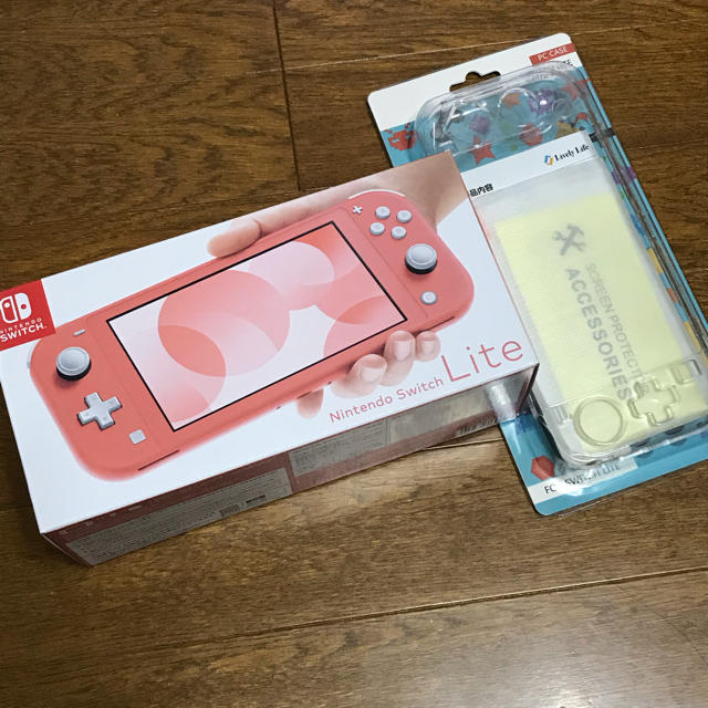 任天堂 Switch Lite コーラル ＆ ハードケース