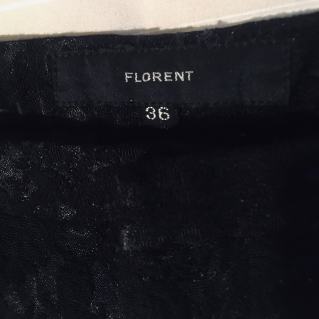 FLORENT(フローレント)のFLORENT テーパード パンツ 36 レディースのパンツ(クロップドパンツ)の商品写真