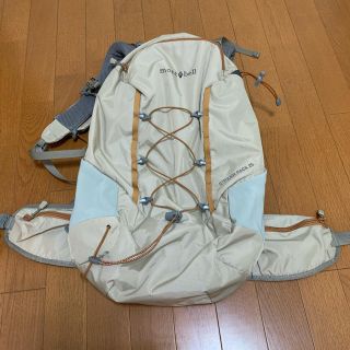 モンベル(mont bell)の美品　最新モデル　モンベル　レディース　25リッター　バックパック　ベージュ(登山用品)