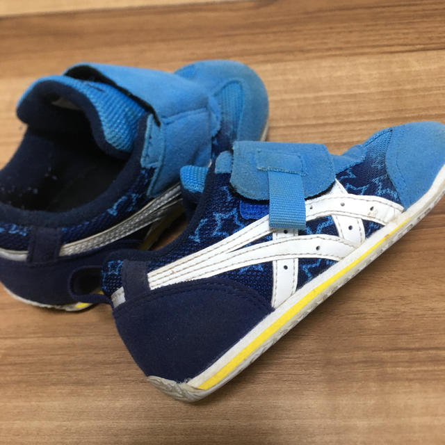 asics(アシックス)のasicsスニーカー　15 ㎝ キッズ/ベビー/マタニティのキッズ靴/シューズ(15cm~)(スニーカー)の商品写真