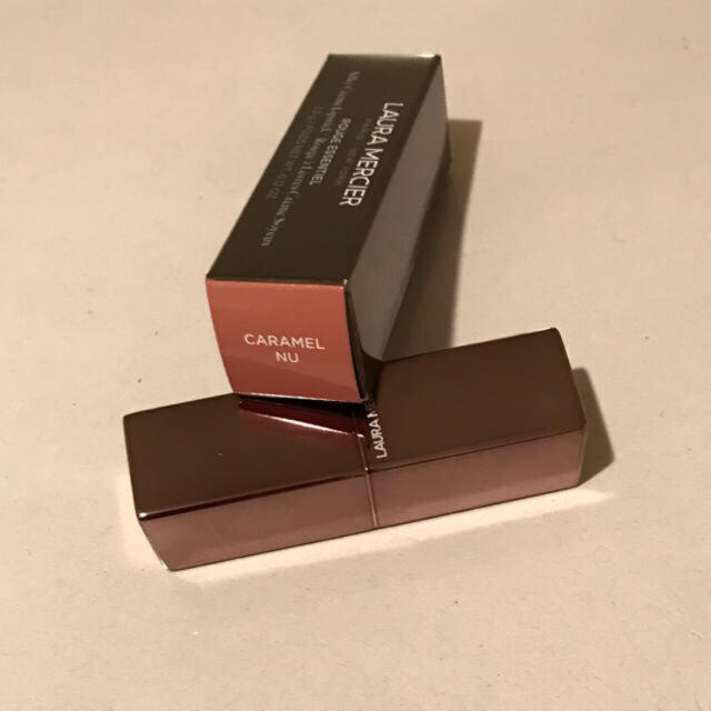 laura mercier(ローラメルシエ)のルージュ エッセンシャル シルキー クリーム リップスティック31 限定品 新品 コスメ/美容のベースメイク/化粧品(口紅)の商品写真