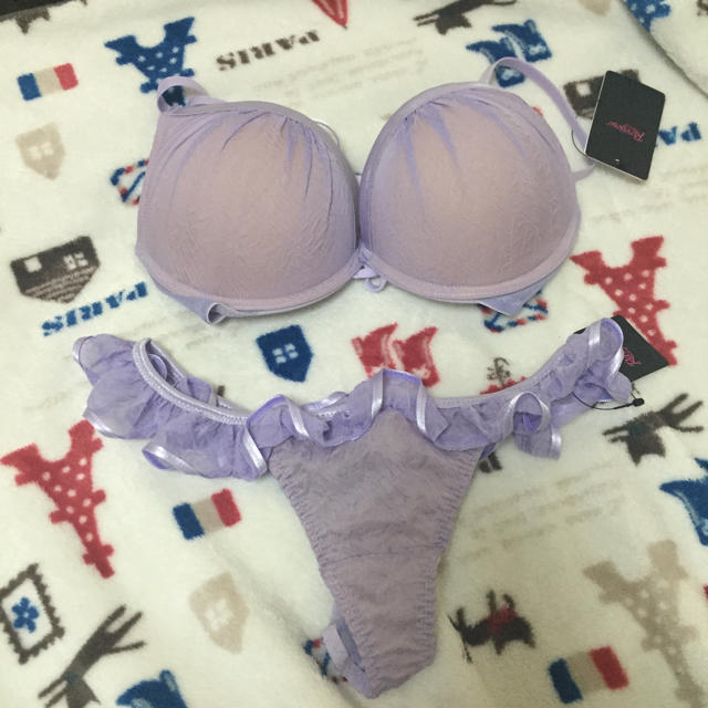 Ravijour(ラヴィジュール)の新品未使用♡ラヴィパープルブラ上下セット その他のその他(その他)の商品写真