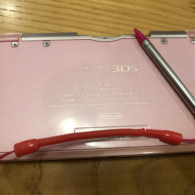 ニンテンドー3DS(ニンテンドー3DS)の3DS ピンク エンタメ/ホビーのゲームソフト/ゲーム機本体(携帯用ゲーム機本体)の商品写真