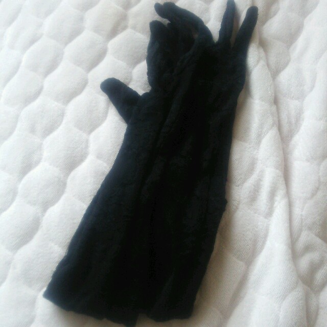 黒のロングレース手袋 美品 レディースのファッション小物(手袋)の商品写真