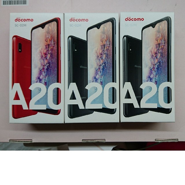 NTTdocomo(エヌティティドコモ)の3月24日限定値下げ 3台セット Galaxy A20 SC-02M 新品未使用 スマホ/家電/カメラのスマートフォン/携帯電話(スマートフォン本体)の商品写真