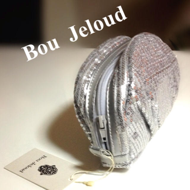 Bou Jeloud(ブージュルード)のBou  Jeloud ポーチ 新品✨ レディースのファッション小物(ポーチ)の商品写真