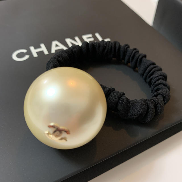 CHANEL   新品シャネル chanel パール シュシュ ヘアゴム ヘア