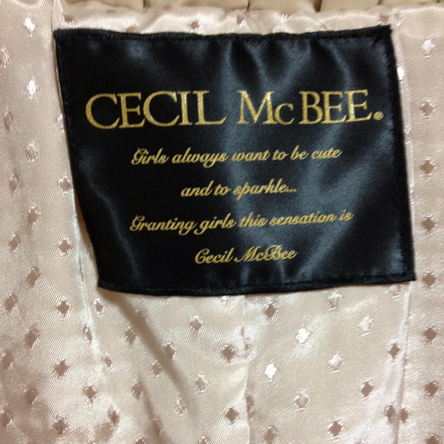 CECIL McBEE(セシルマクビー)のCECIL McBEE コート レディースのジャケット/アウター(ダウンコート)の商品写真