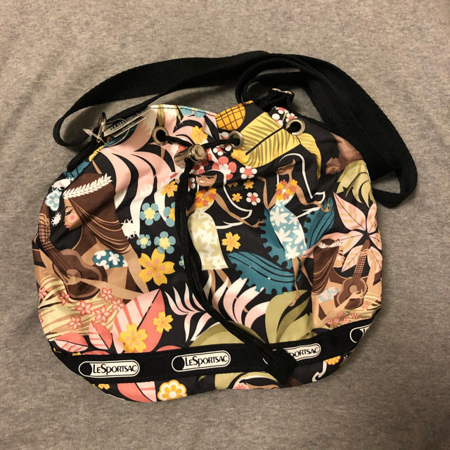 LeSportsac(レスポートサック)の新品未使用　レスポートサック　ハワイ限定　バッグ レディースのバッグ(ショルダーバッグ)の商品写真