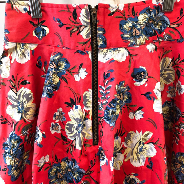 titty&co(ティティアンドコー)の花柄スカート⭐︎赤⭐︎ティティアンドコー レディースのスカート(ひざ丈スカート)の商品写真