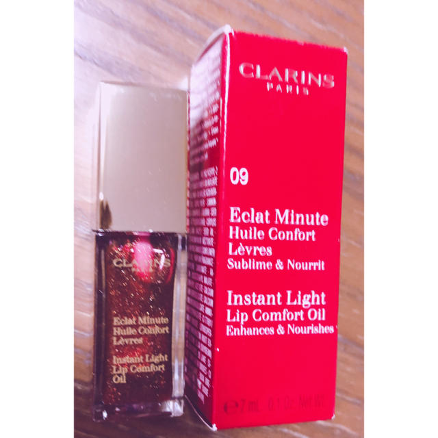 CLARINS(クラランス)の新品未使用 クラランス コンフォートリップオイル09 レッドベリーグラム     コスメ/美容のベースメイク/化粧品(リップグロス)の商品写真