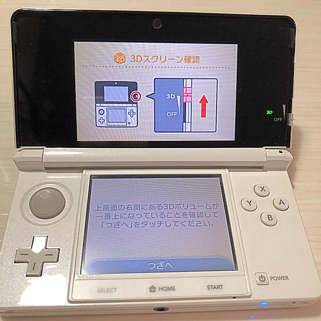 ニンテンドー3DS(ニンテンドー3DS)のニンテンドー3DS ピュアホワイト エンタメ/ホビーのゲームソフト/ゲーム機本体(携帯用ゲーム機本体)の商品写真