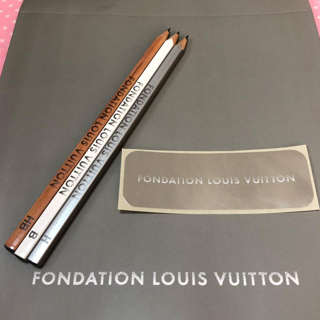 LOUIS VUITTON - 【新品 紙袋付】LOUIS VUITTON 鉛筆3本フォンダシオンルイヴィトンの通販