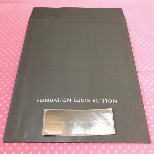 LOUIS VUITTON(ルイヴィトン)の【新品 紙袋付】LOUIS VUITTON 鉛筆3本フォンダシオンルイヴィトン エンタメ/ホビーのアート用品(鉛筆)の商品写真