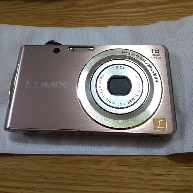 Panasonic(パナソニック)のデジカメ　LUMIX FH5　ゴールド　 スマホ/家電/カメラのカメラ(コンパクトデジタルカメラ)の商品写真